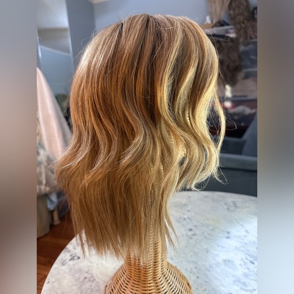 Raquel Welch Big Spender HF Synthetic Lacefront Wig Monotop in Shaded Wheat - Picture 11 of 13